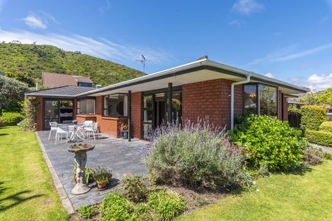 Photo of property in 31 Winara Avenue, Waikanae, 5036