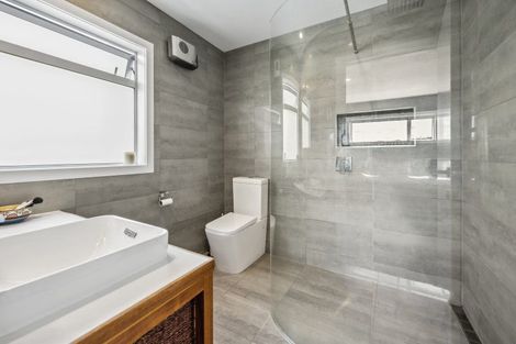 Photo of property in 18 Lakemere Way, Kinloch, Taupo, 3377