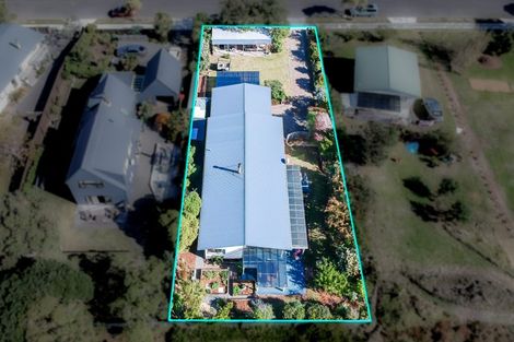 Photo of property in 27 Eruini Street, Waikanae Beach, Waikanae, 5036