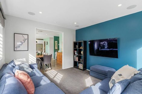 Photo of property in 19 Kahika Grove, Huapai, Kumeu, 0810