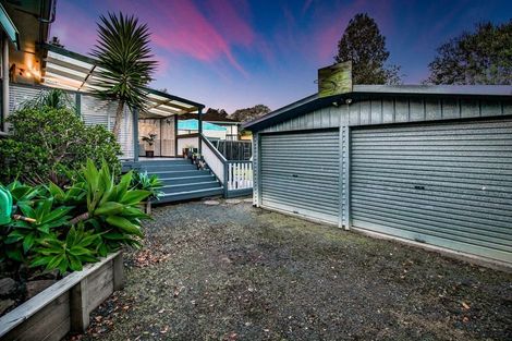 Photo of property in 4 Albemarle Place, Massey, Auckland, 0614