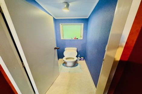 Photo of property in 17 Old Coach Road, Johnsonville, Wellington, 6037