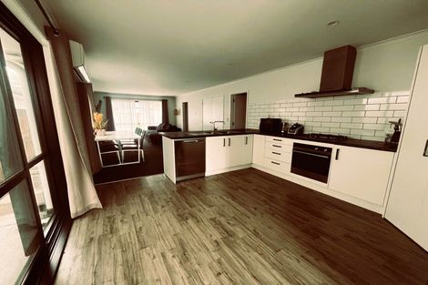 Photo of property in 32 Old Farm Road, Hamilton East, Hamilton, 3216