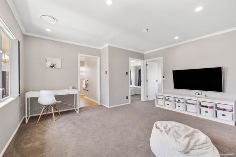 Photo of property in 22 Kaurilands Road, Titirangi, Auckland, 0604