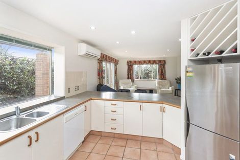 Photo of property in 94 Memorial Avenue, Ilam, Christchurch, 8053