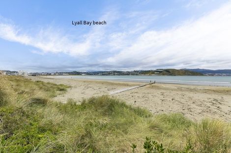 Photo of property in 238 Queens Drive, Lyall Bay, Wellington, 6022