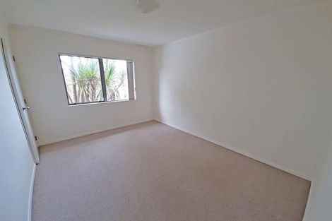 Photo of property in 15 Orchard Road, Browns Bay, Auckland, 0630