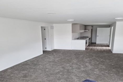 Photo of property in 67 Beaubank Road, Kelston, Auckland, 0602