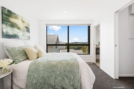 Photo of property in 1/62 Spenmoor Street, Newlands, Wellington, 6037