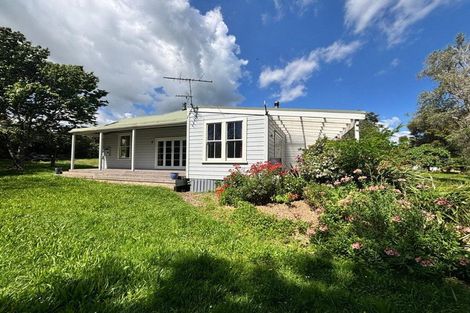 Photo of property in 37 Smalley Road, Glenbrook, Waiuku, 2681