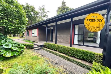 Photo of property in 22 Kingsclere Place, Goodwood Heights, Auckland, 2105