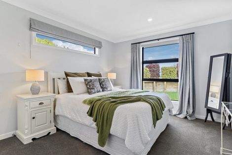 Photo of property in 2 Olive Close, Omokoroa, 3114