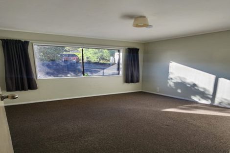 Photo of property in 30 Noeleen Street, Glenfield, Auckland, 0629