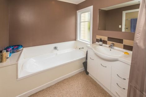 Photo of property in 6 Titoki Street, Castlecliff, Whanganui, 4501