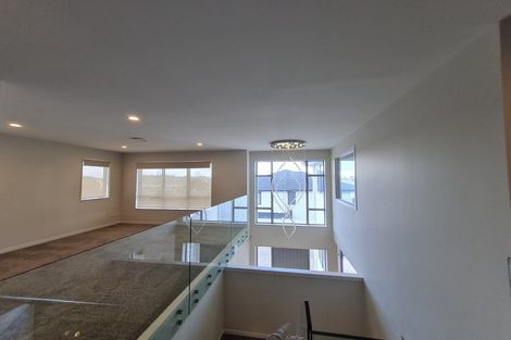 Photo of property in 109 Medallion Drive, Oteha, Auckland, 0632