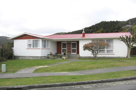 Photo of property in 2 Berkeley Road, Wainuiomata, Lower Hutt, 5014