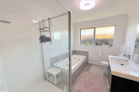 Photo of property in 17 Greenwich Street, Halswell, Christchurch, 8025