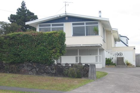 Photo of property in 1/6 Seaview Road, Glenfield, Auckland, 0629