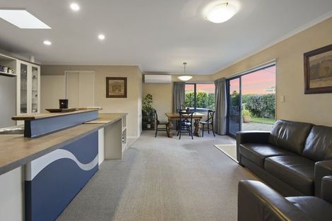Photo of property in 40 Mcleod Place, Papamoa Beach, Papamoa, 3118