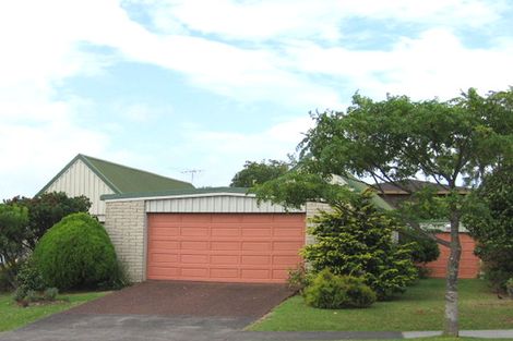 Photo of property in 102 Marina View Drive, West Harbour, Auckland, 0618