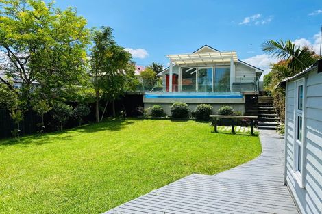 Photo of property in 6 Wainoni Avenue, Point Chevalier, Auckland, 1022