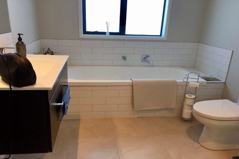 Photo of property in 17 Kahika Grove, Huapai, Kumeu, 0810