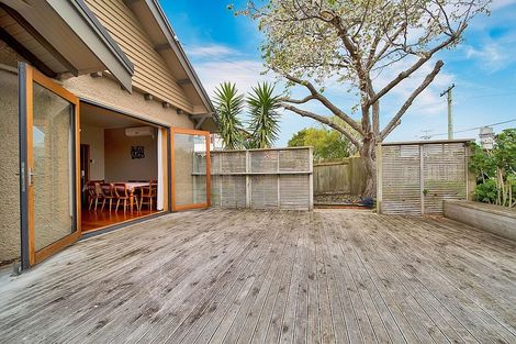 Photo of property in 70 Collins Street, Hawera, 4610