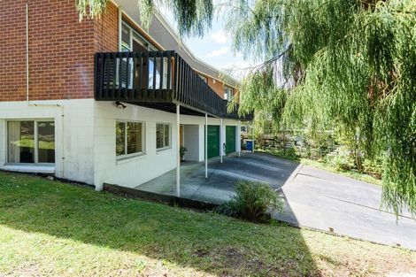 Photo of property in 27 Crompton Road, Massey, Auckland, 0614