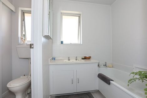 Photo of property in 17 Pirinoa Street, Feilding, 4702