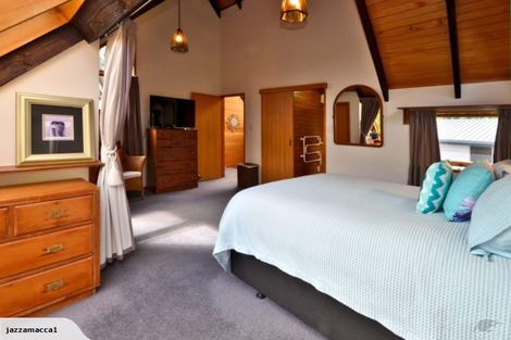 Photo of property in 18 Evans Pass Road, Sumner, Christchurch, 8081