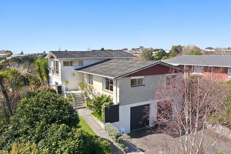 Photo of property in 7 Montana Place, Merrilands, New Plymouth, 4312
