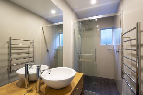 Photo of property in 11 Peregrine Place, Queenstown, 9300