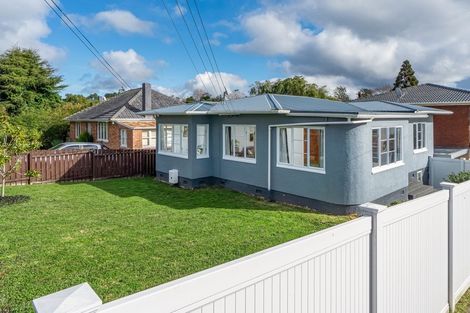 Photo of property in 1/72 Lynwood Road, New Lynn, Auckland, 0600