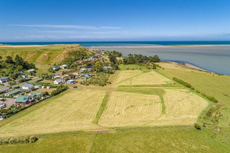 Photo of property in 97 Lake Ferry Road, Lake Ferry, Featherston, 5772