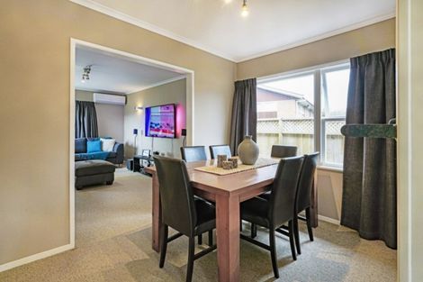 Photo of property in 18 La Perouse Street, Botany Downs, Auckland, 2010