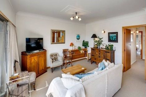 Photo of property in 10 North Terrace, Westshore, Napier, 4110