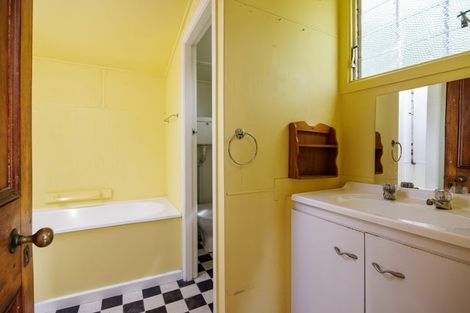 Photo of property in 12 Ticehurst Road, Lyttelton, 8082