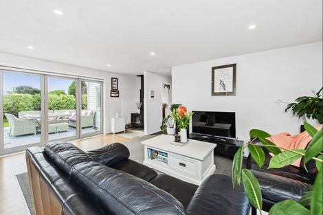 Photo of property in 31 Broadway Avenue, Waikuku Beach, 7473