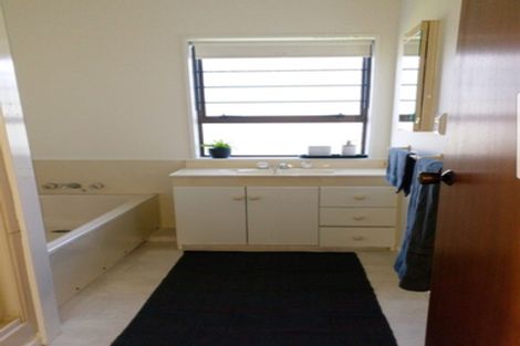 Photo of property in 8 Jasmine Avenue, Dinsdale, Hamilton, 3204