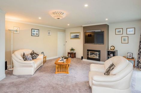 Photo of property in 2 Bridford Way, Paraparaumu, 5032