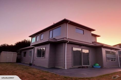 Photo of property in 6 Tararua Close, Aotea, Porirua, 5024