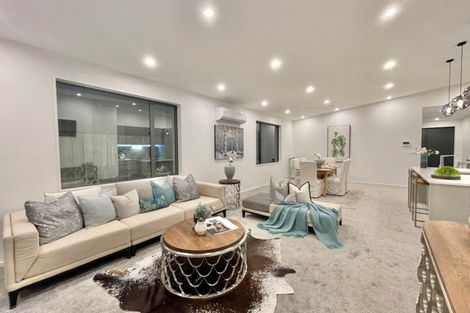 Photo of property in 8 Poutawa Lane, Clarks Beach, 2122