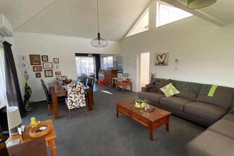 Photo of property in 2 Cypress Grove, Paraparaumu, 5032