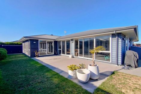 Photo of property in 51 Te Kio Crescent, Papamoa Beach, Papamoa, 3118