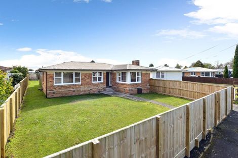 Photo of property in 32 Northolt Road, Fairview Downs, Hamilton, 3214
