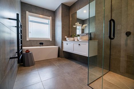 Photo of property in 16 Taruna Place, Havelock North, 4130