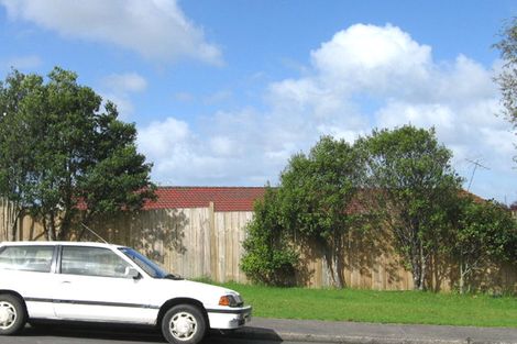 Photo of property in 18 Yule Place, Massey, Auckland, 0614