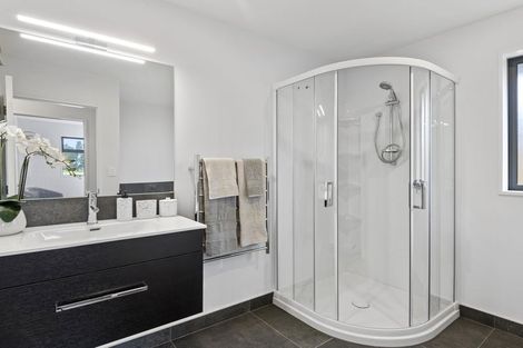 Photo of property in 13 Huntaway Lane, Te Atatu Peninsula, Auckland, 0610