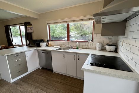 Photo of property in 5 Emmadale Lane, Hamilton East, Hamilton, 3216