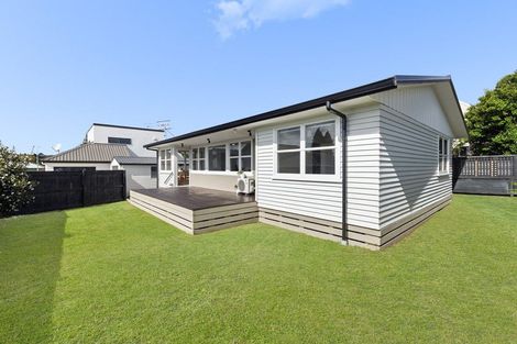 Photo of property in 8a Queen Road, Bellevue, Tauranga, 3110